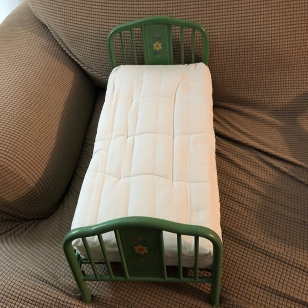 American girl doll kit retired green metal bed